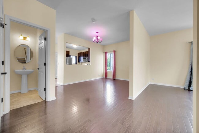 Building Photo - 1476 Manning Ave