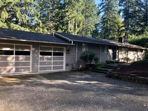 Building Photo - Charming 3 Bedroom in Cottage Lake