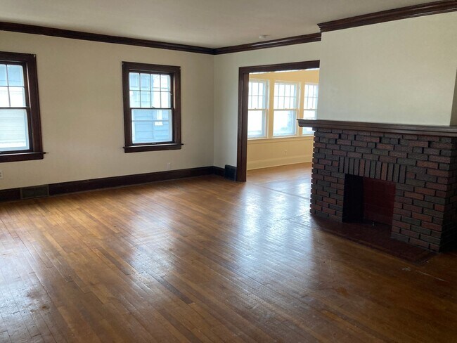 Building Photo - 3435 Brookview Blvd