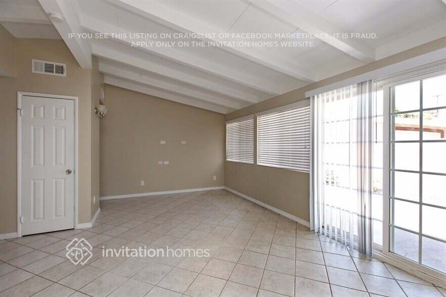 Building Photo - 8421 Flallon Ave