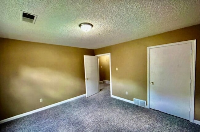 Building Photo - 4331 Crimson Leaf Cove