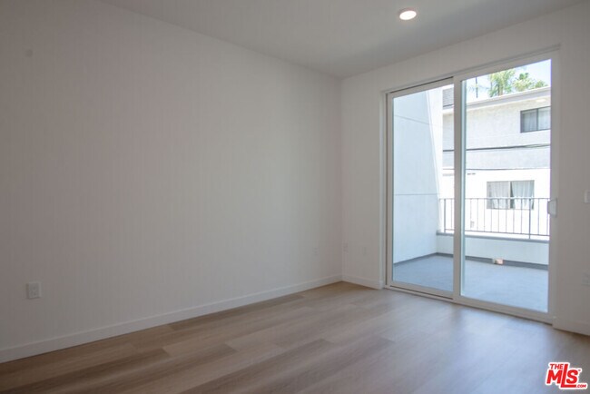 Building Photo - 4406 Fulton Ave
