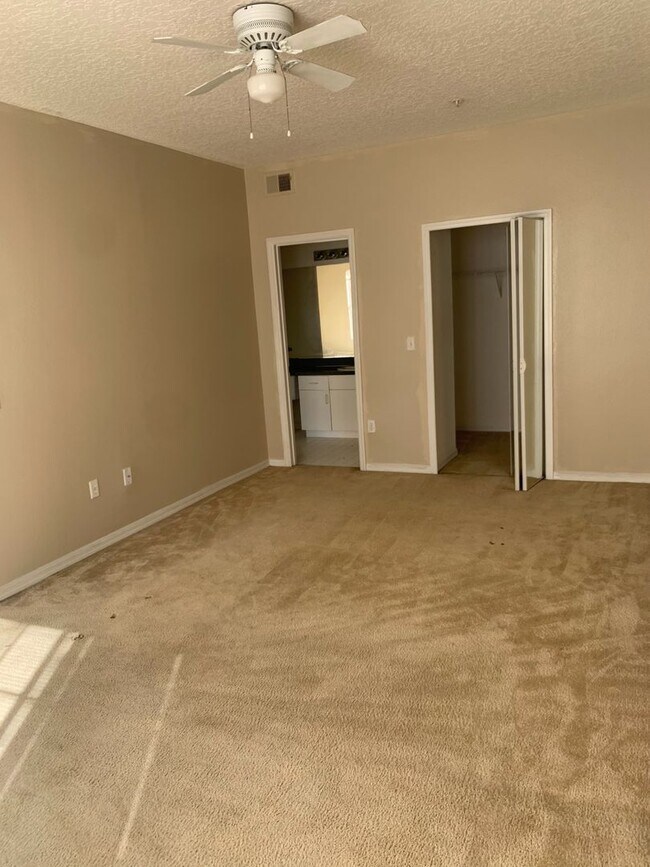 Building Photo - 5578 Metrowest Blvd