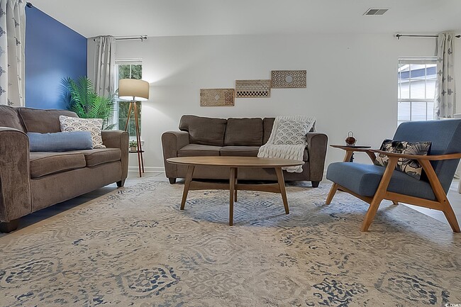 Building Photo - 1204 River Oaks Dr