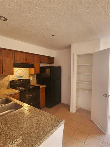 Building Photo - 506 E Denton Dr