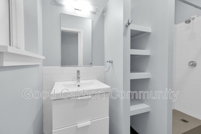 Building Photo - 401 Delaware Ave