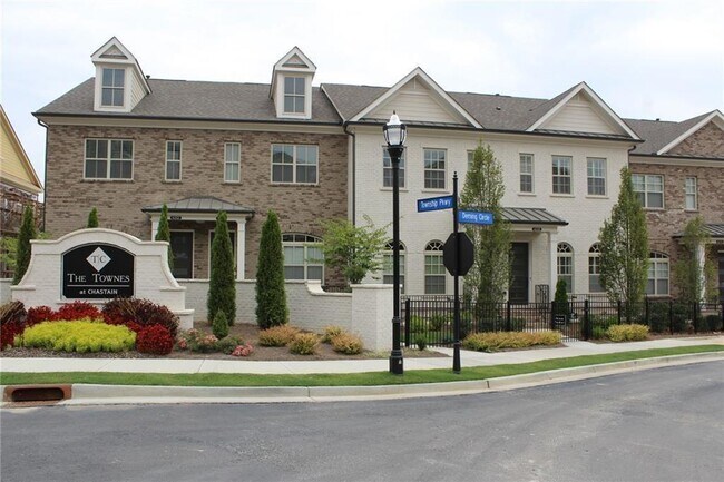 Building Photo - 4761 Roswell Rd