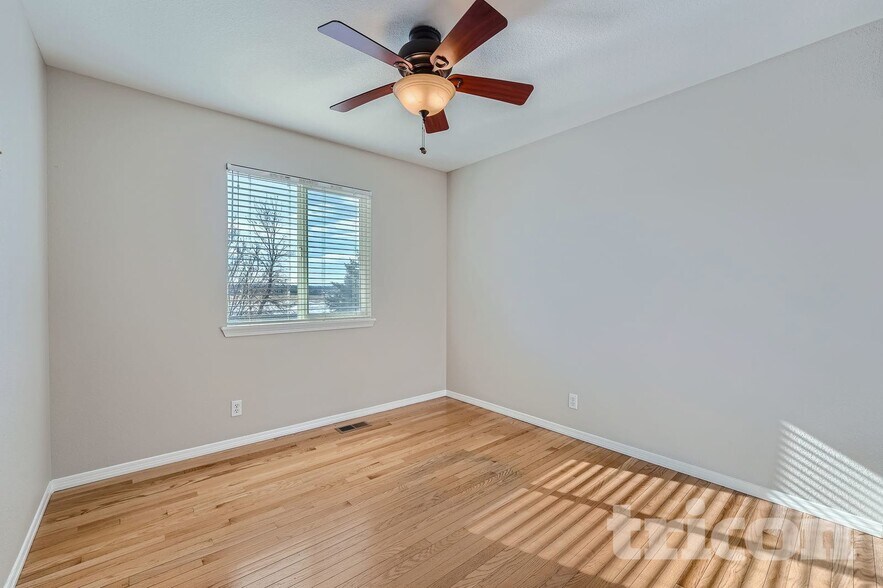 Building Photo - 1220 Sunset Way