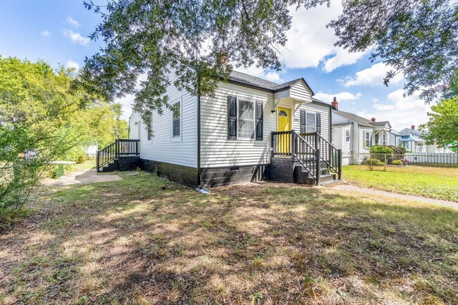 Building Photo - 1804 St Claire Ln