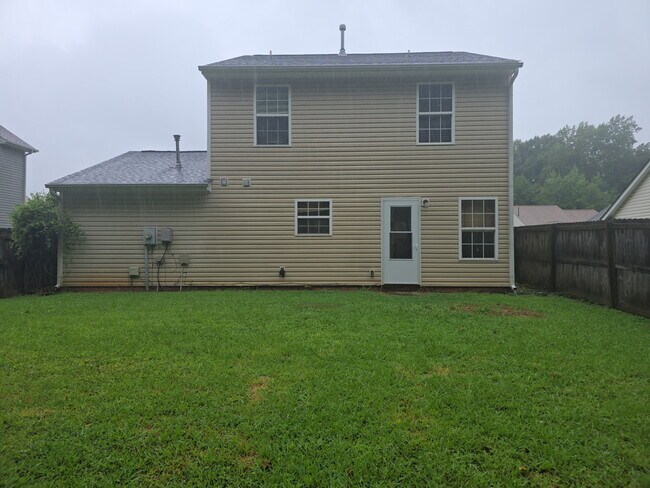 Building Photo - 1405 Clooney Ln