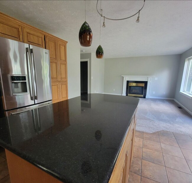 Kitchen - 4311 E 41st Ave