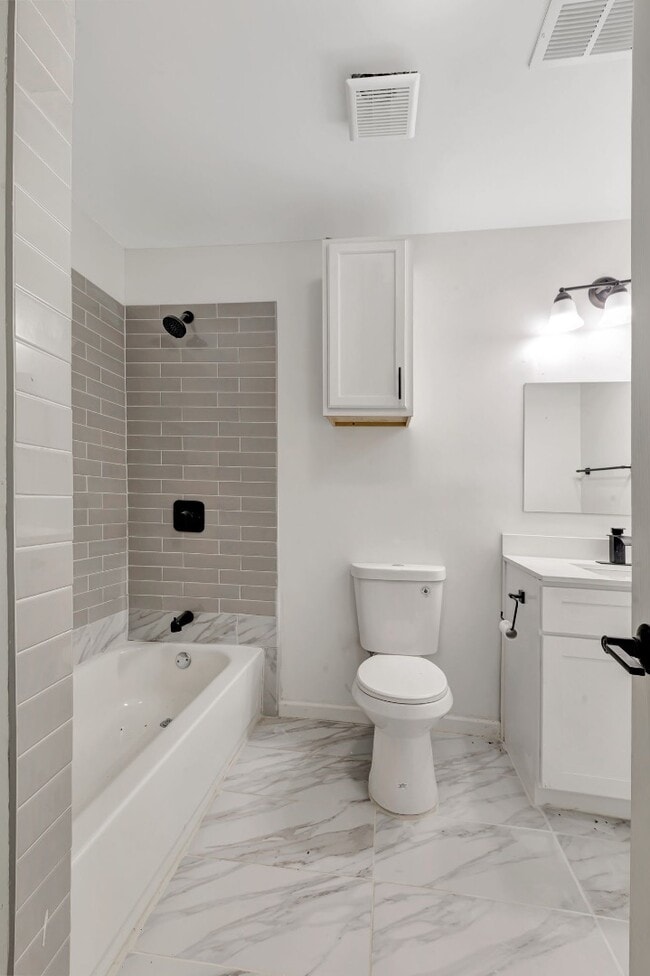 Building Photo - Updated Greenville Home