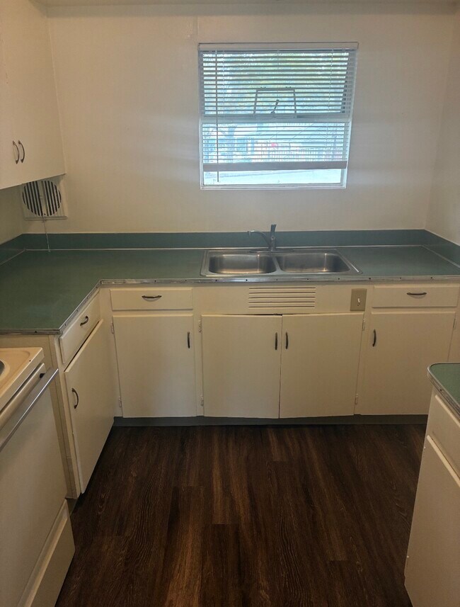 Building Photo - 50 Northshore Rd