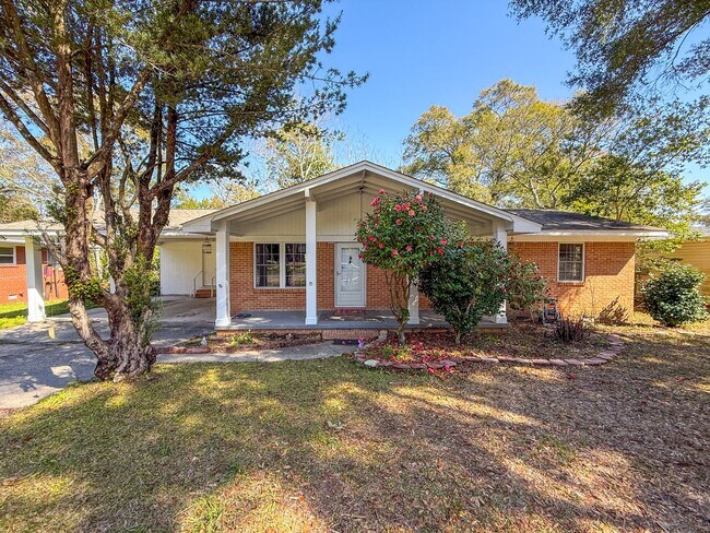 Primary Photo - 3 Bedroom 2 Bath Home for Rent in Pensacola!