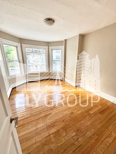 Building Photo - 119 Day St