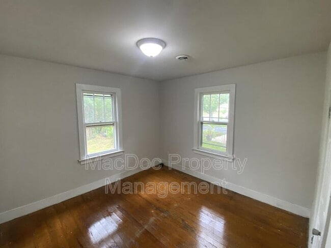 Building Photo - 309 3rd St