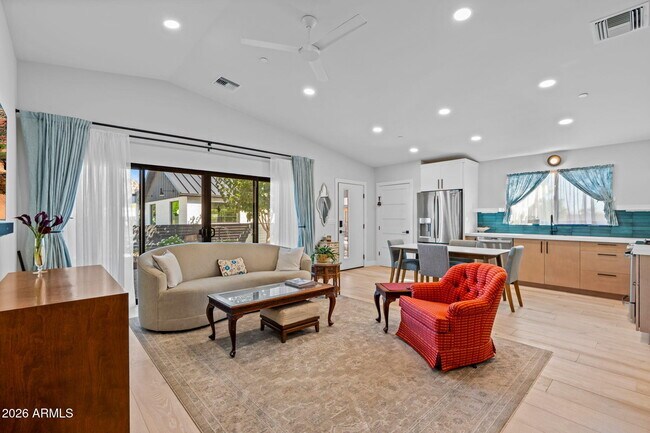 Building Photo - 3842 E San Miguel Ave