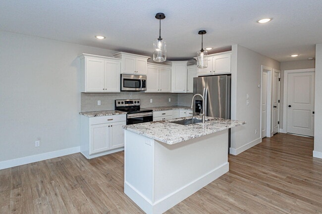 Building Photo - 4919 Kenora Dr