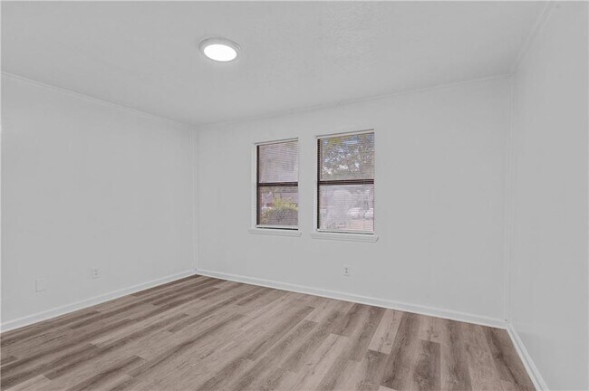 Building Photo - 200 Tanglewood Dr