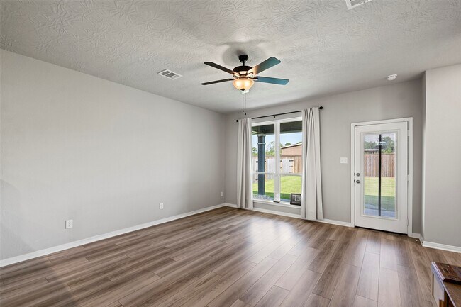 Building Photo - 428 Shoreview Dr