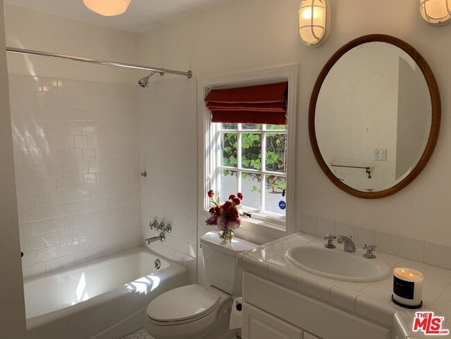 Building Photo - 8050 Mulholland Dr