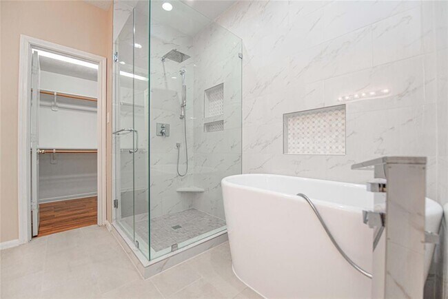 Building Photo - 143 W Burberry Cir