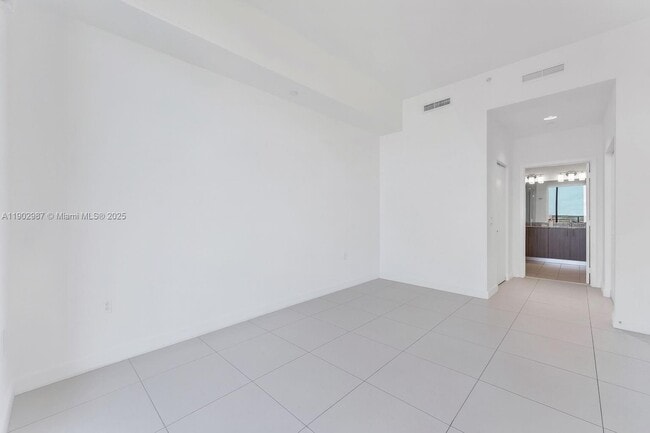 Building Photo - 5350 NW 84th Ave