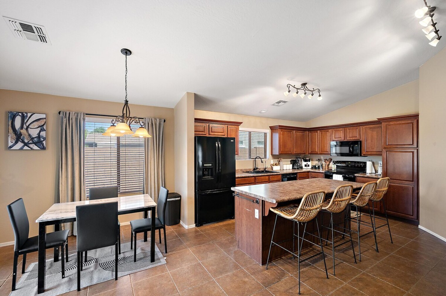 Building Photo - 2900 E Mead Dr