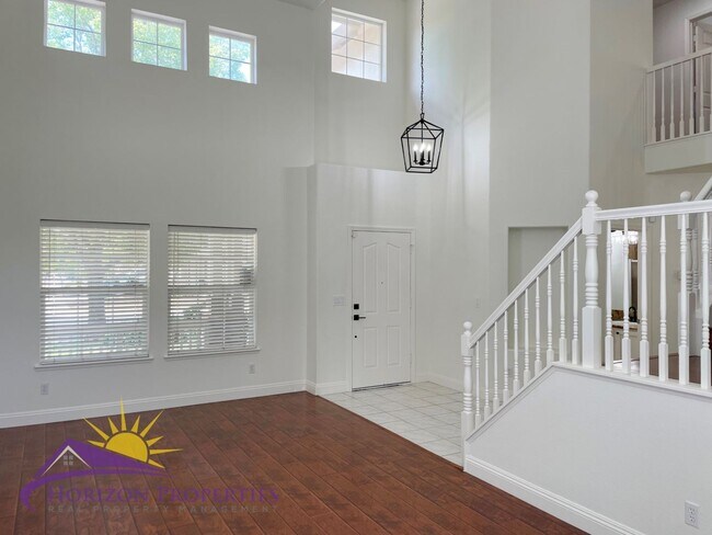 Building Photo - Spacious 5 Bed 3 Bath 2,136 Sq. Ft. Sheldo...