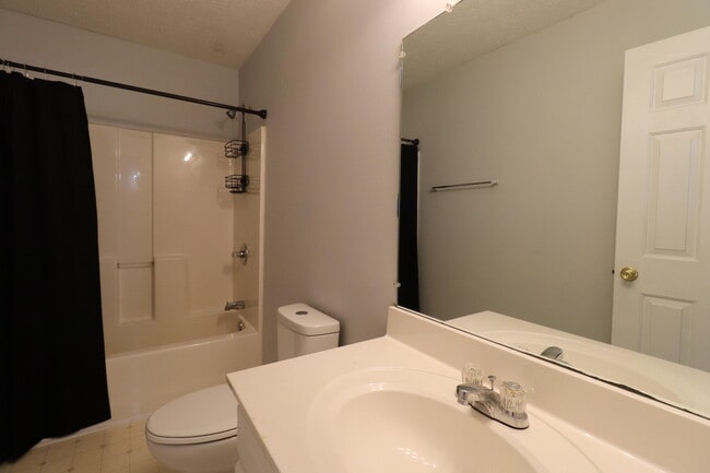 Building Photo - 209 Coburn Dr