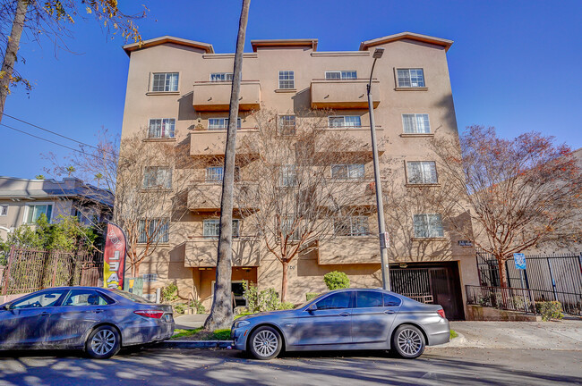 Taft Apartments - 1720 Taft Ave Los Angeles CA 90028 | Apartment Finder