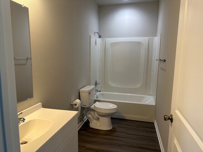 Building Photo - 3701 County Rd 611