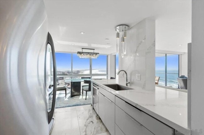 Building Photo - 1830 Avenida Del Mundo