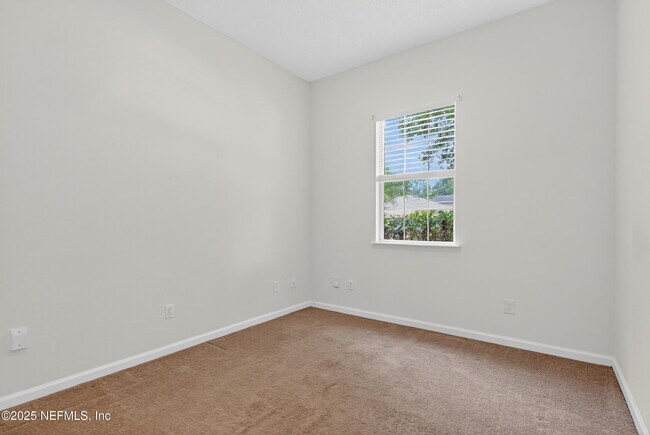 Building Photo - 872 Collinswood Dr