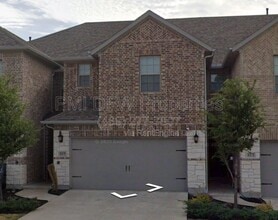 Building Photo - 525 Hutchinson Ln