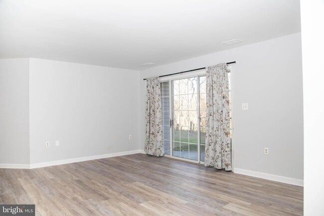 Building Photo - 104-103 Timberlake Terrace