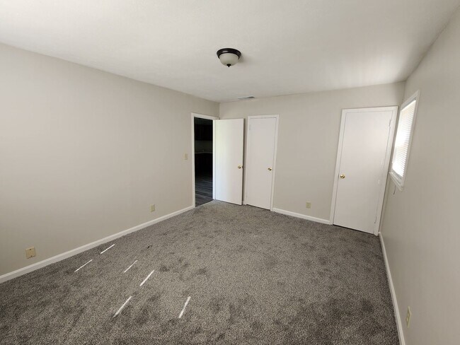 Building Photo - Newly updated 3 bedroom 1.5 bath home for ...