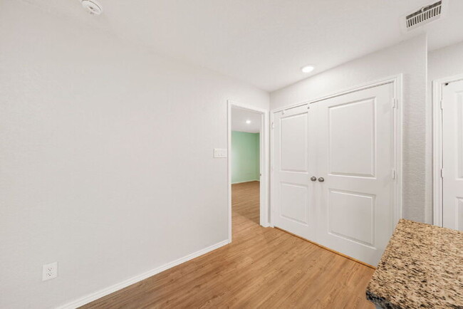 Building Photo - 14718 Dillard Ml