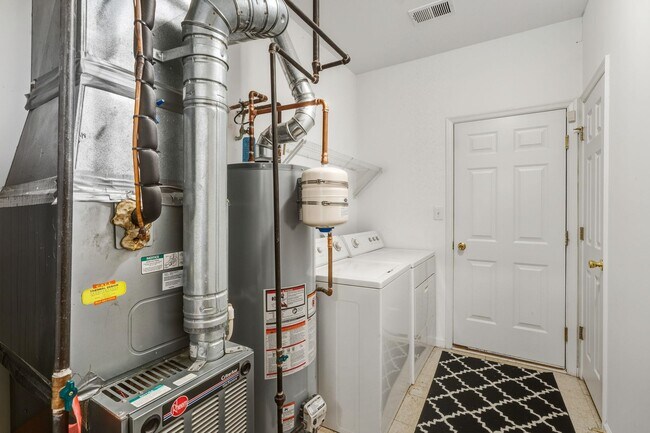 Building Photo - 108 Riverwalk Way