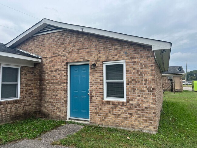 Primary Photo - 112 Nandina Ct