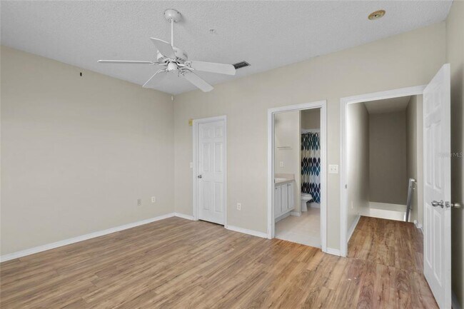 Building Photo - 5681 Bentgrass Dr