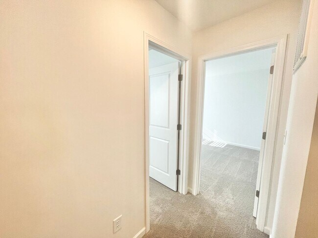 Building Photo - BEAUTIFUL 3 Bedroom Paired Home minutes from I-77 and I-40 - SPRING SPECIAL