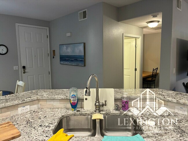 Building Photo - Beautifully Upgraded, 2BD/2BA, Condo Home in The Phoenician, Roseville!