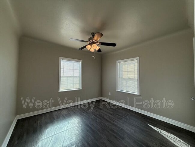 Building Photo - 408 F St