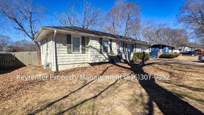 Building Photo - 4 bedroom 1.5 bath