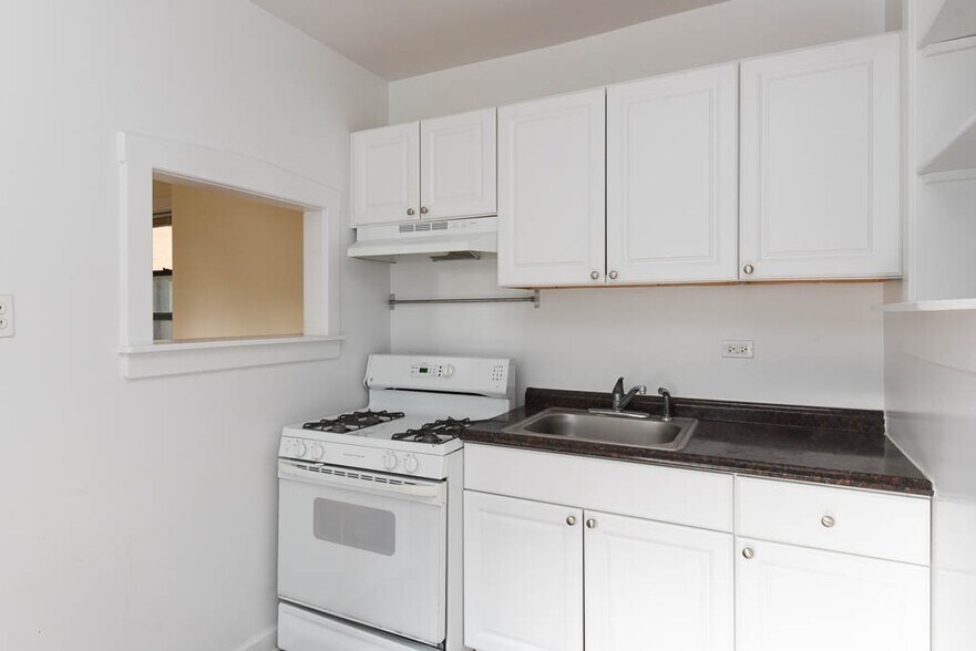 Building Photo - 2617.5 N Spaulding Ave