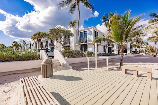 Building Photo - 1696 S Ocean Ln