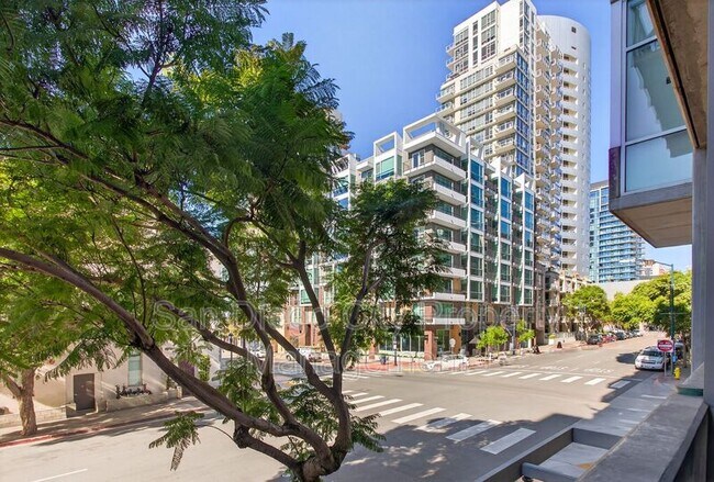 Building Photo - 1025 Island Ave