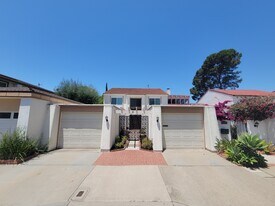 Building Photo - 11 Meadowsweet Way