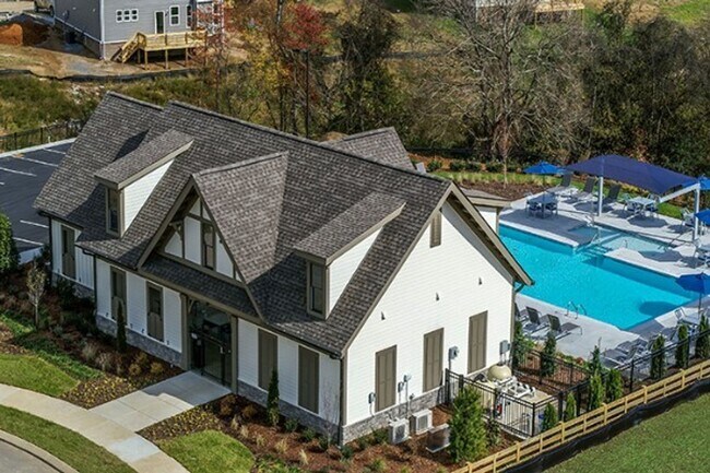 Building Photo - FOR LEASE - 3 bed, 2.5 bath, 1679 sqft townhome